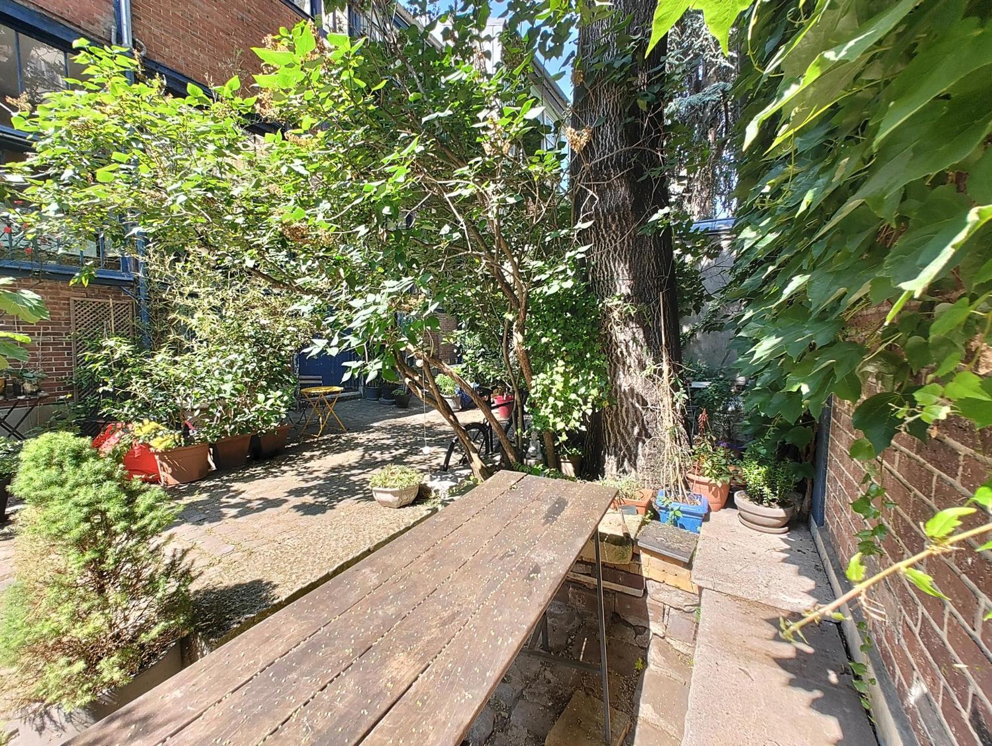 Вилла Atelier D'Artiste - Loft With Garden Center Of Париж Экстерьер фото