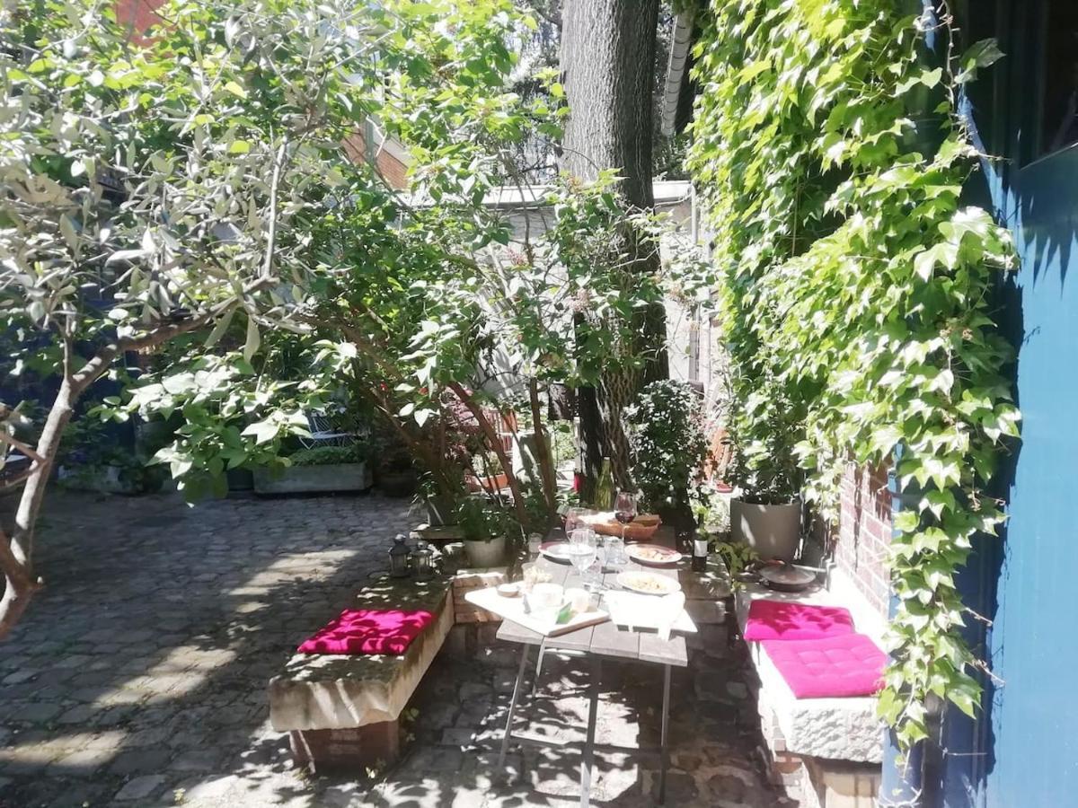 Вилла Atelier D'Artiste - Loft With Garden Center Of Париж Экстерьер фото
